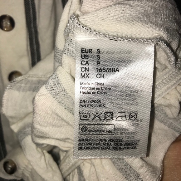 💰PRICE DROP💰 Like new H&M off shoulder top - Picture 5 of 5